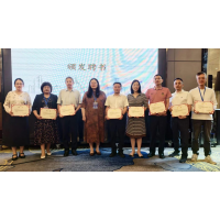 青島中新華美總經理王東連任《塑料工業》編委會第十一屆編委